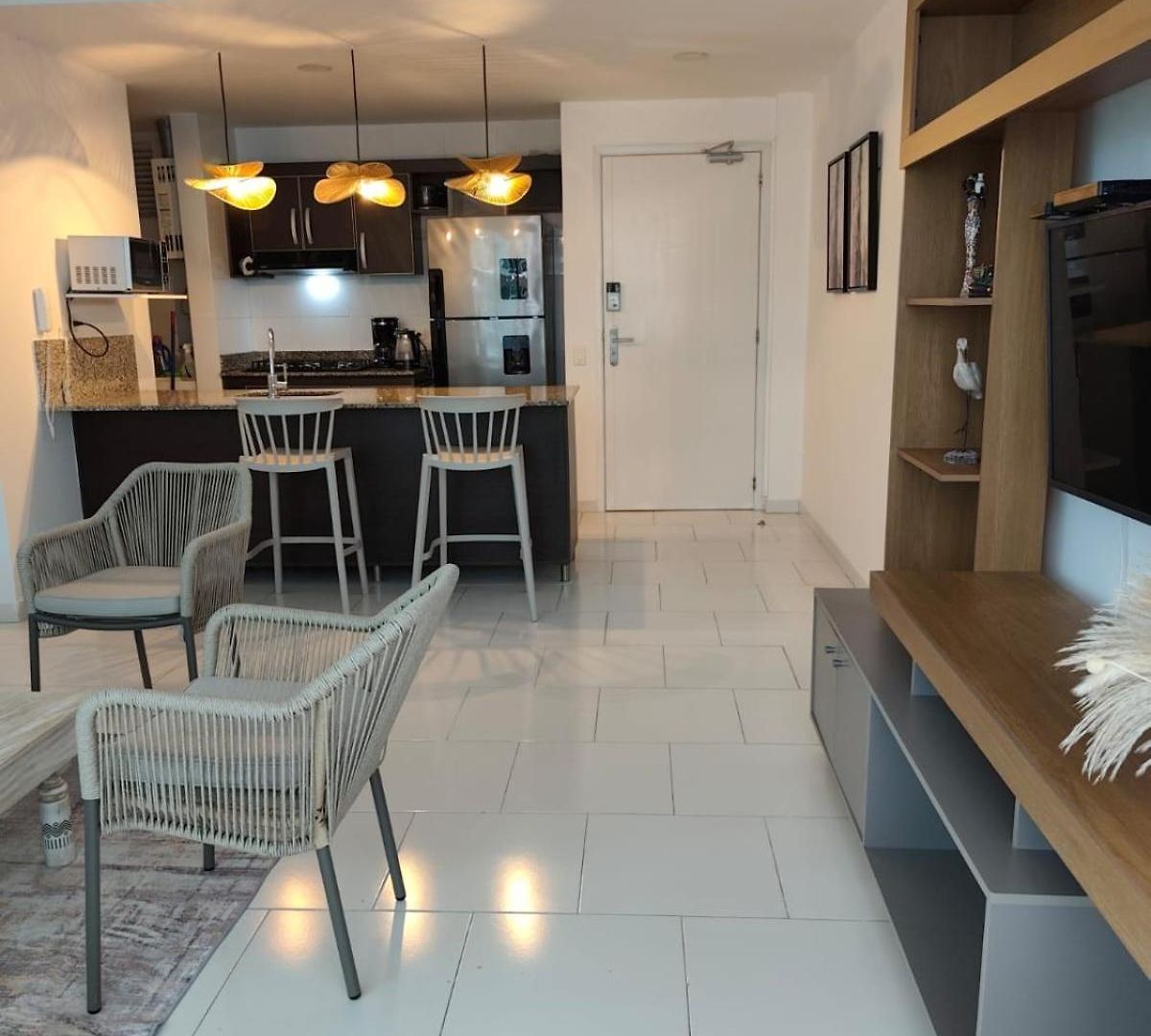 Apartamento Hermoso Frente A La Playa En Morros - *